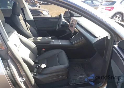 2026 Tesla Model Y Long Range Dual Motor All-Wheel Drive из США, поврежденный, VIN 7SAYGDED4TA459877